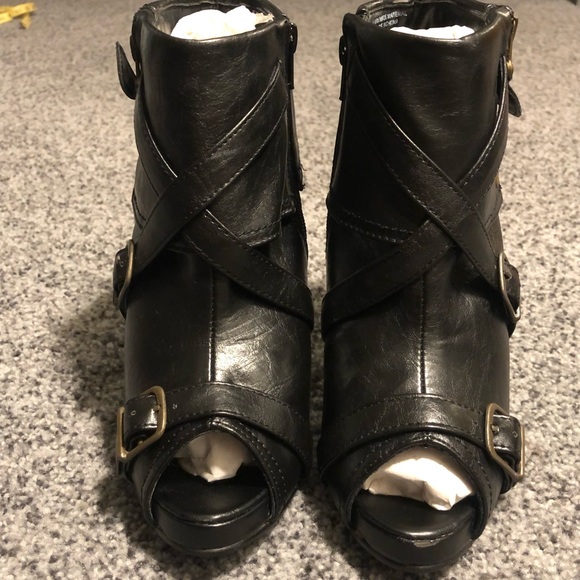🌸4/$20🌸Bumper Black Opened Toe Booties Size 7 NIB - Picture 3 of 11